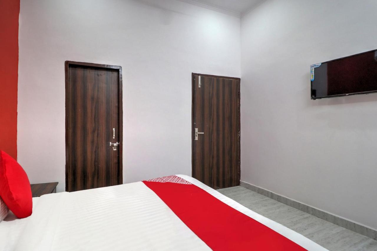 Hotel O 71370 White House Garhi Harsaru Exterior photo